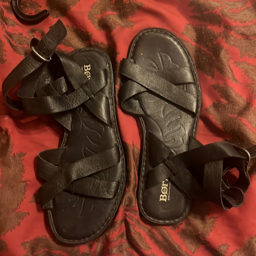 Ladies Black Born Sandals 8M worn only twice like new